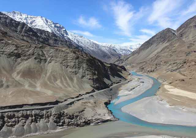 Best Taxi Agency in Srinagar