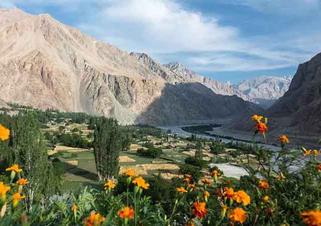Best Taxi Service in Srinagar